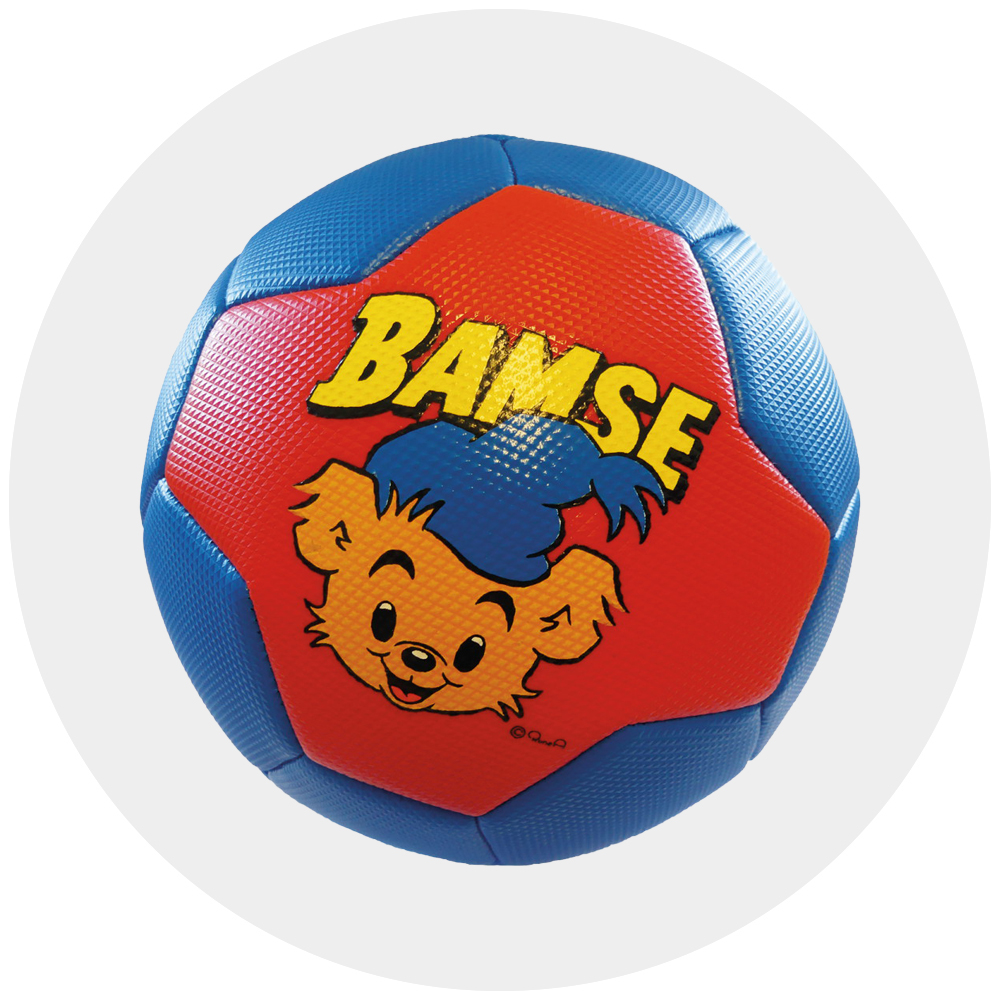 Lapset ja leikkijalkapallot