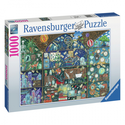 Ravensburger: Cabinet Of Curiosities 1000 Brikker i gruppen PUSLESPIL / 1000 brikker hos Spelexperten (10217597)