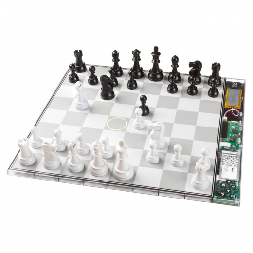 DGT Centaur Chess Computer - Crystal Edition i gruppen SELSKABSSPIL / Skak hos Spelexperten (24001)