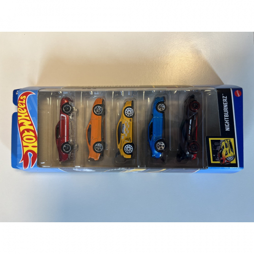 Hot Wheels 5-pack bilar - Night Burnerz i gruppen LEGETØJ / Legetøjskøretøjer / Hot Wheels hos Spelexperten (965-0138A)