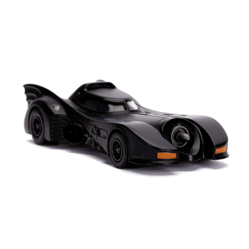 Batman-figur med 1989 Batmobile 1:32