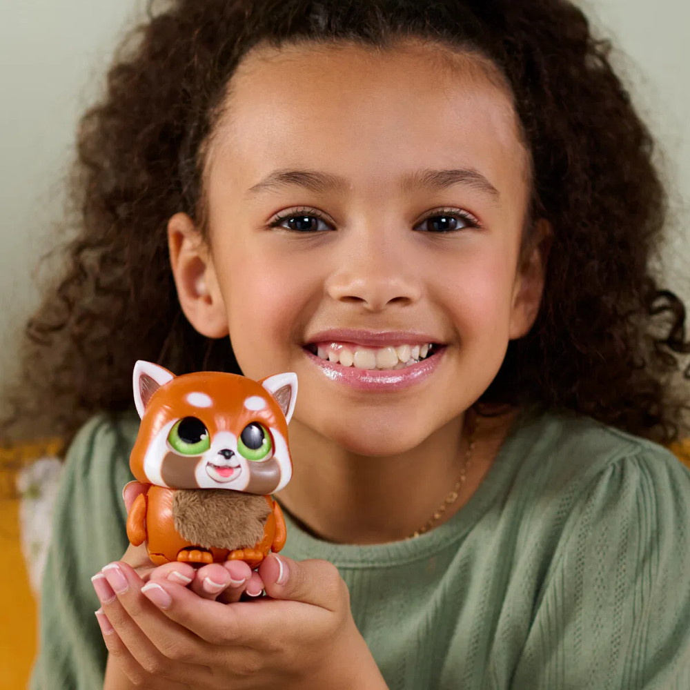 FurReal Handfuls - Red Panda