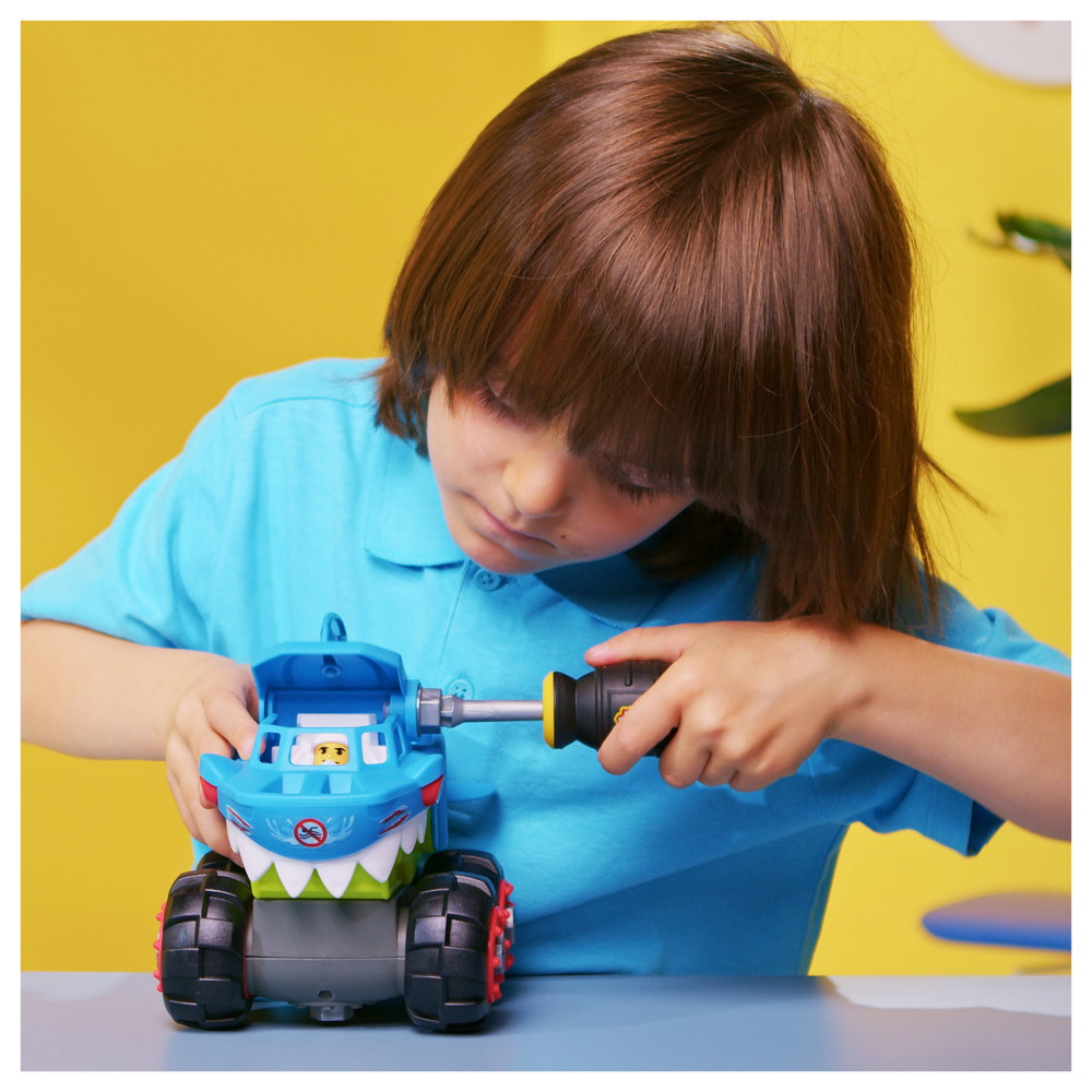 Machine Maker Monster Force - Shark Attack