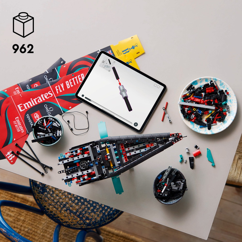 LEGO Technic - Emirates Team New Zealand AC75 yacht