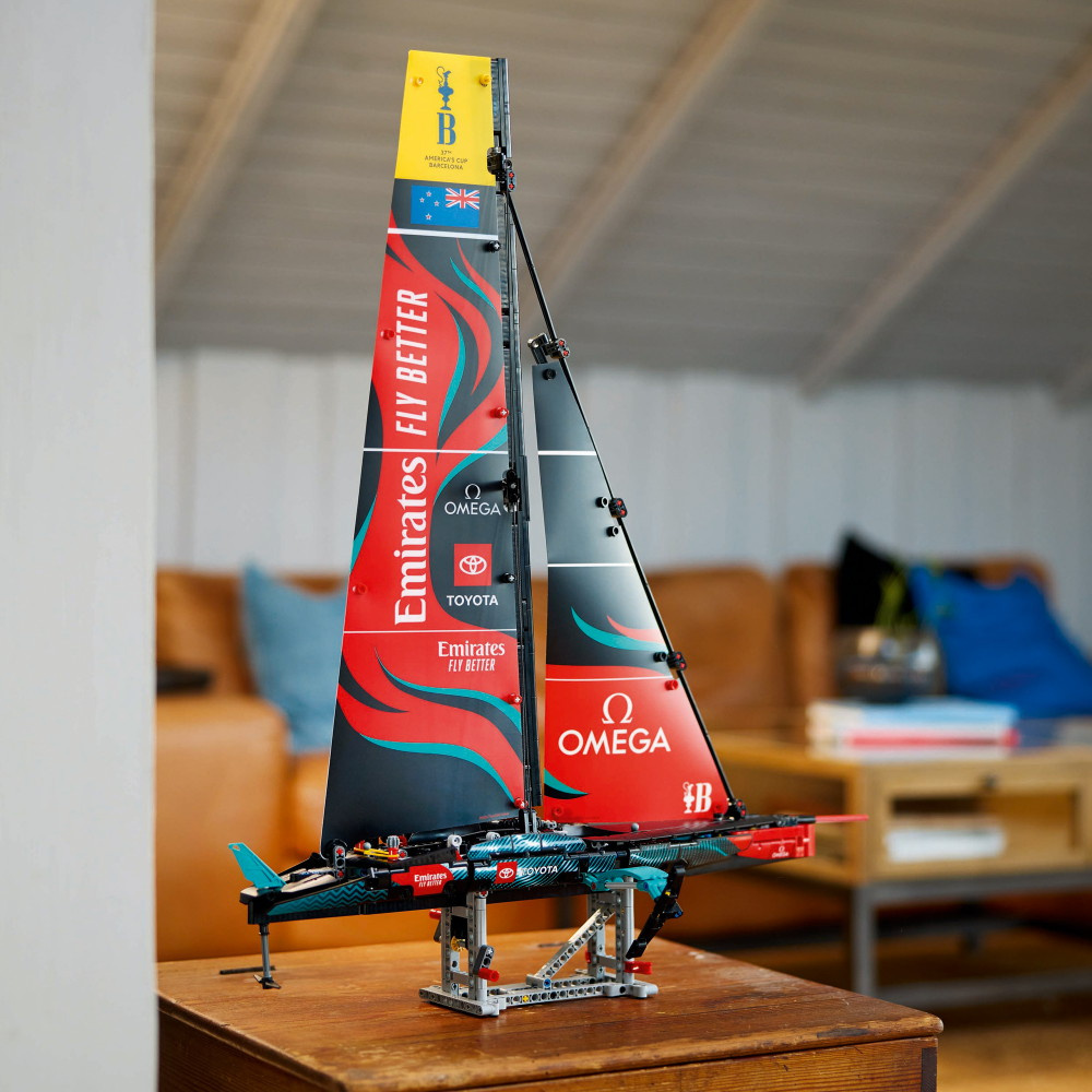 LEGO Technic - Emirates Team New Zealand AC75 yacht