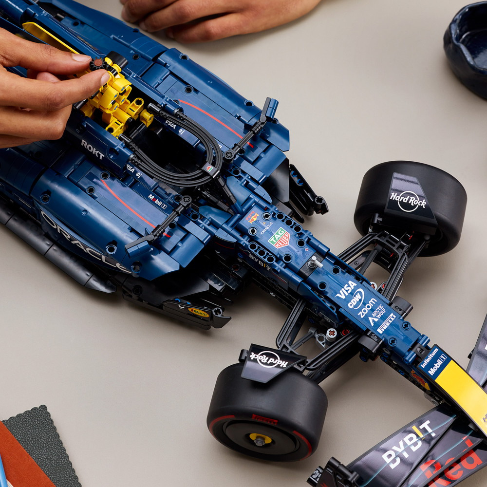 LEGO Technic - Oracle Red Bull Racing RB20 F1-bil
