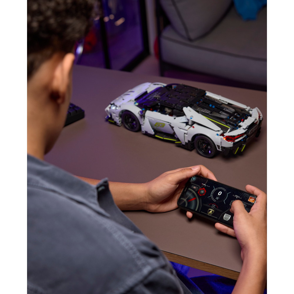 LEGO Technic - Lamborghini Revuelto-supersportsvogn