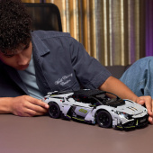 LEGO Technic - Lamborghini Revuelto-supersportsvogn LEGO Technic - Lamborghini Revuelto-supersportsvogn