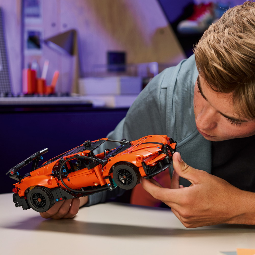 LEGO Technic - Bugatti Chiron Pur Sport-hyperbil
