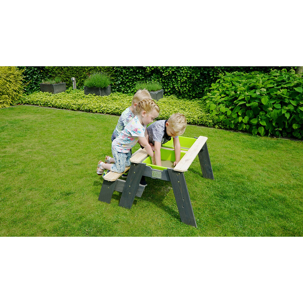Accent sand, water and picnic table (1 bench)