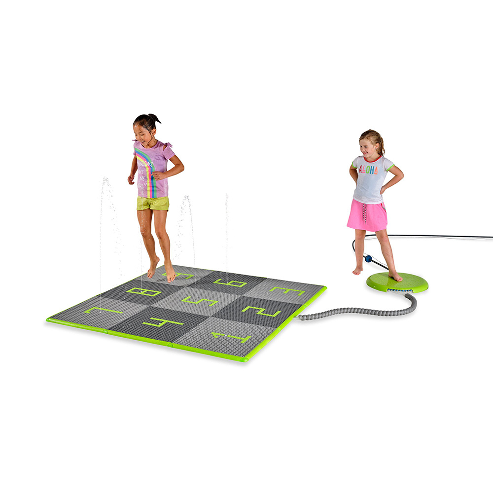 EXIT Sprinqle water tiles 150 x 150 cm