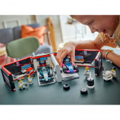 LEGO City - F1-garage: Mercedes-AMG og Alpine-biler LEGO City - F1-garage: Mercedes-AMG og Alpine-biler