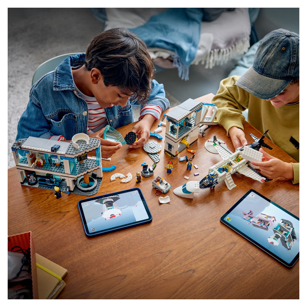 LEGO City - Lufthavn Med Fly