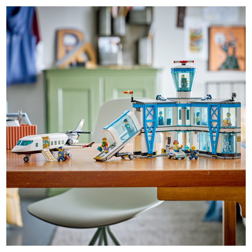 LEGO City - Lufthavn Med Fly