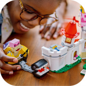 LEGO Super Mario - Kamp mod Roy ved Peach's Castle LEGO Super Mario - Kamp mod Roy ved Peach's Castle