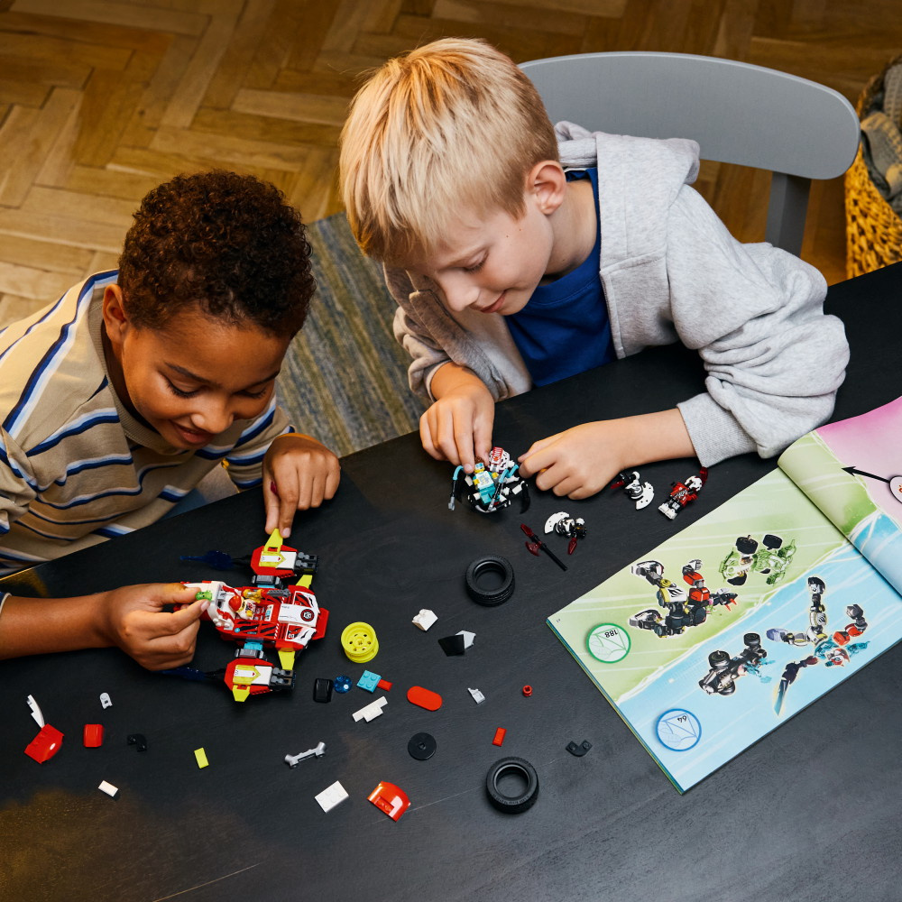 LEGO DREAMZzz - Coopers tigerrobot og Zeros hot rod-bil