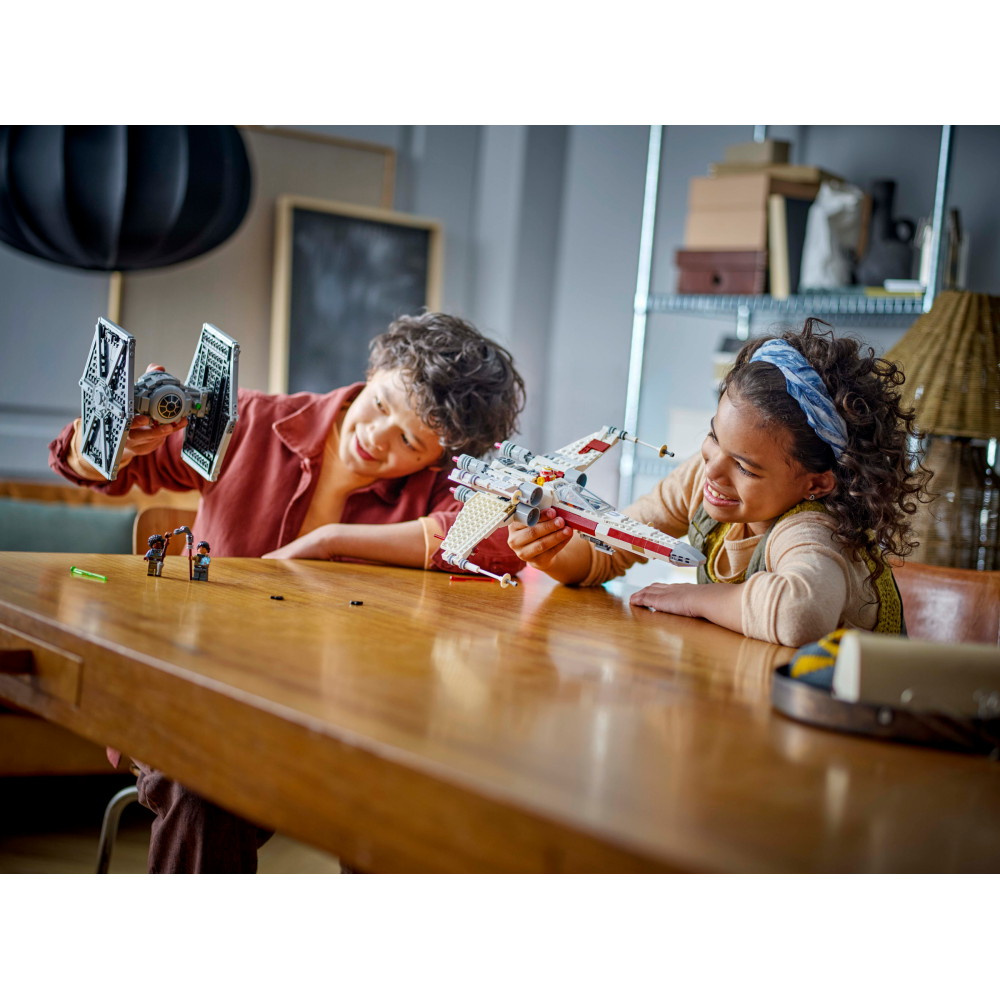 LEGO Star Wars - TIE Fighter & X-Wing Mash-up