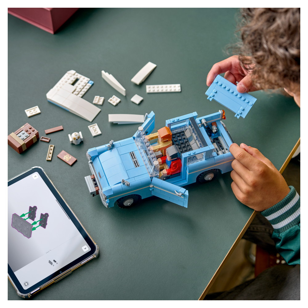 LEGO Harry Potter - Fortryllet Flyvende Ford Anglia