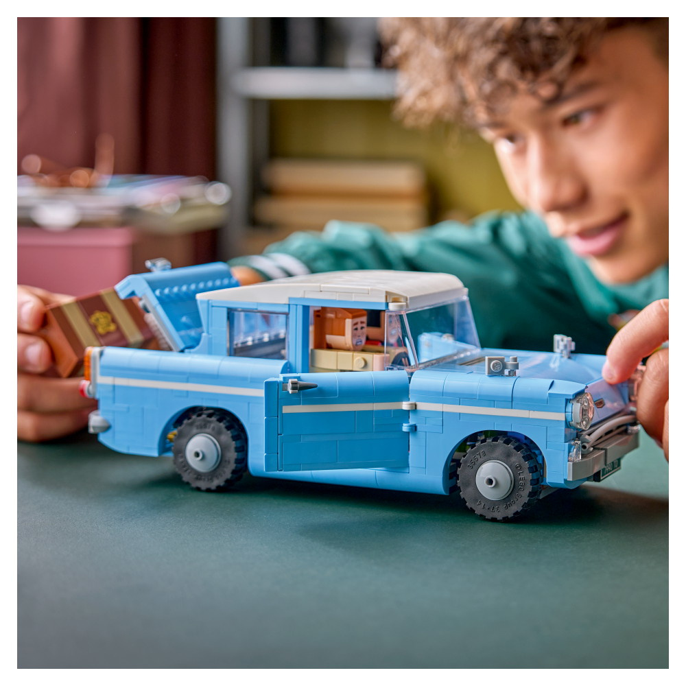 LEGO Harry Potter - Fortryllet Flyvende Ford Anglia