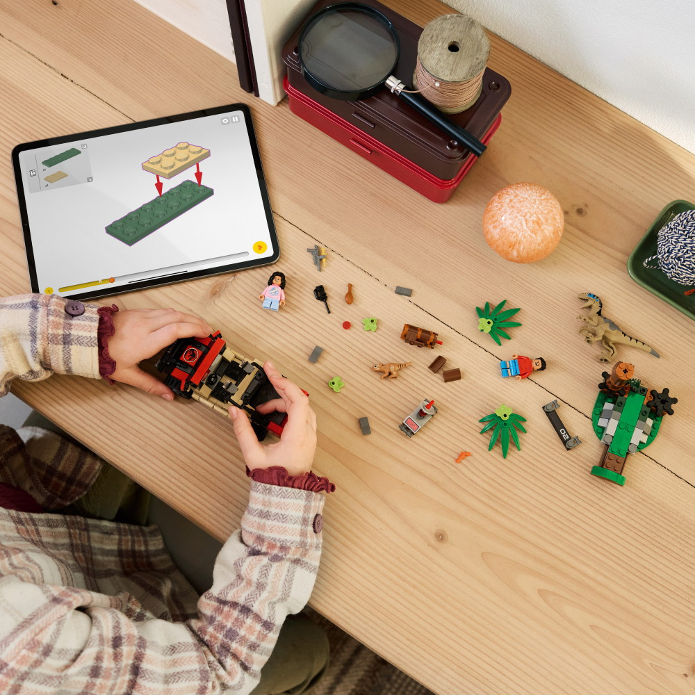 LEGO Jurassic World - Offroad-flugt fra raptor