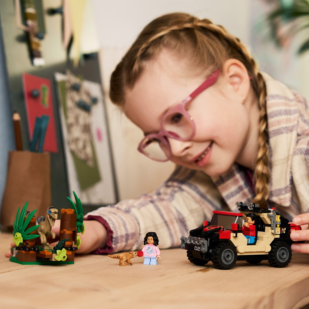 LEGO Jurassic World - Offroad-flugt fra raptor