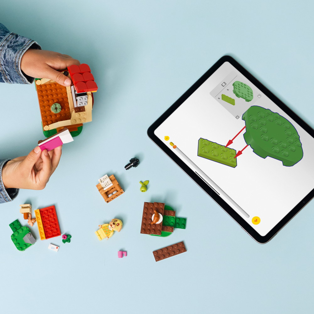 LEGO Animal Crossing - Goldie i sit hyggelige hus
