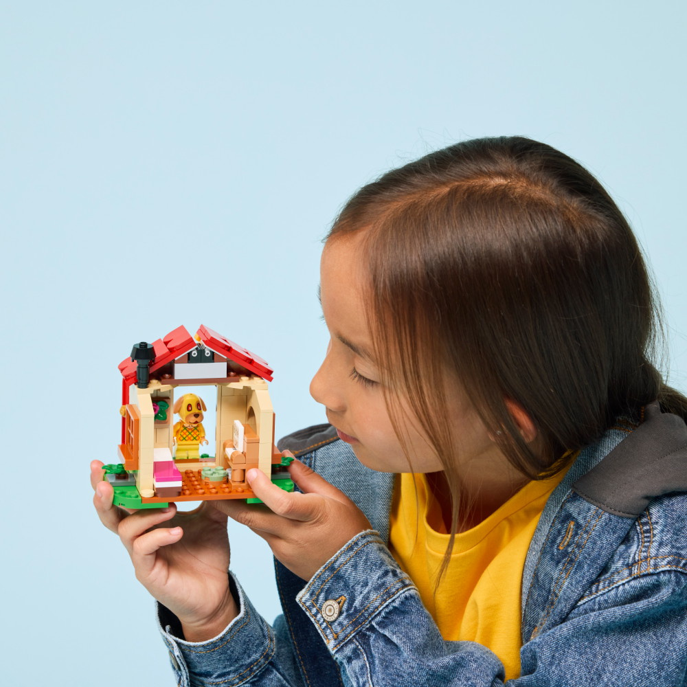LEGO Animal Crossing - Goldie i sit hyggelige hus