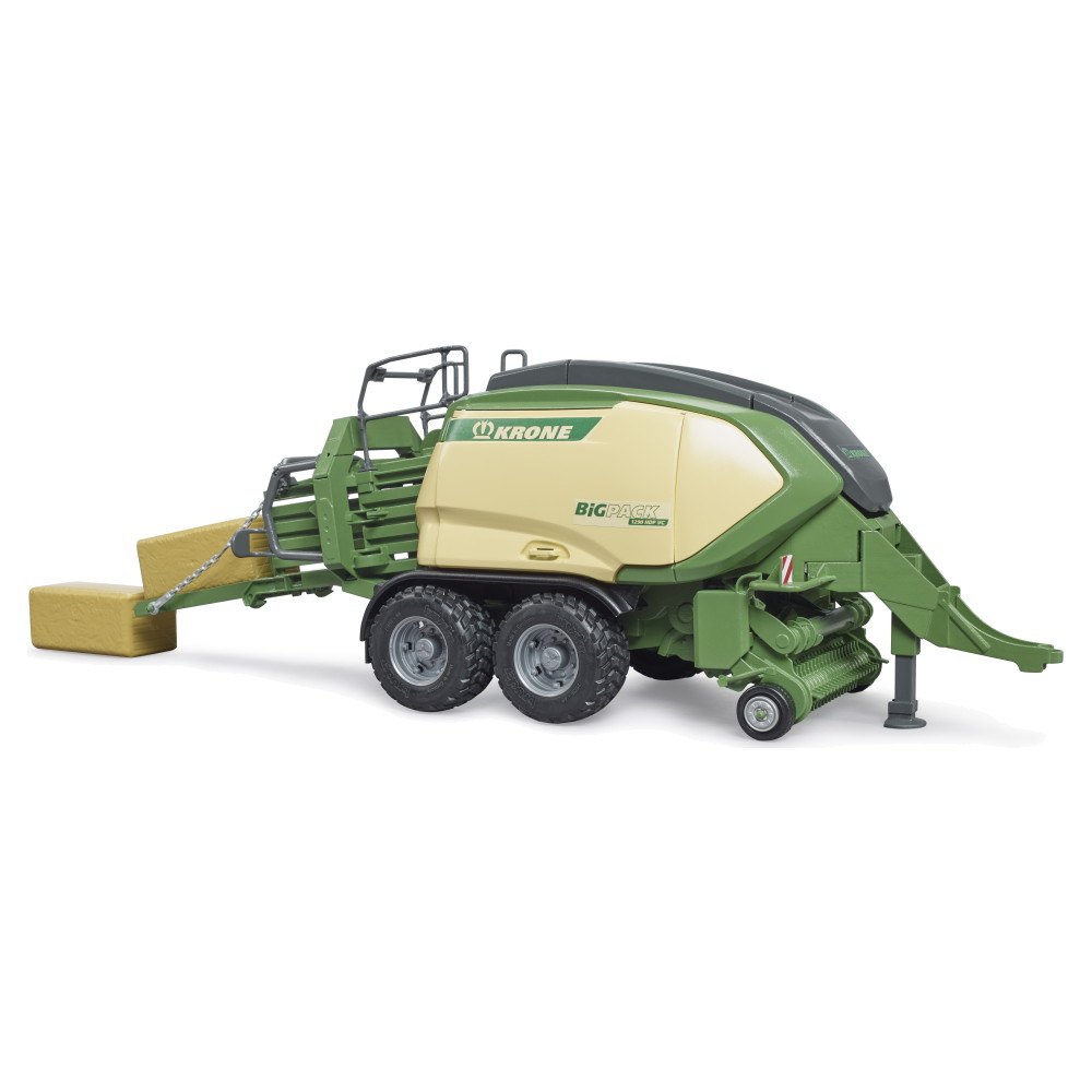 Bruder Krone Big Pack 1290 med 2 firkantede baller hø