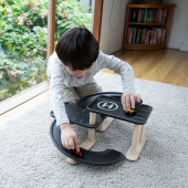 PlanToys Race N Play Bilgarage PlanToys Race N Play Bilgarage